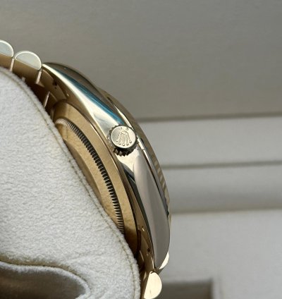 Rolex Day-date 40 Champagne Baguette