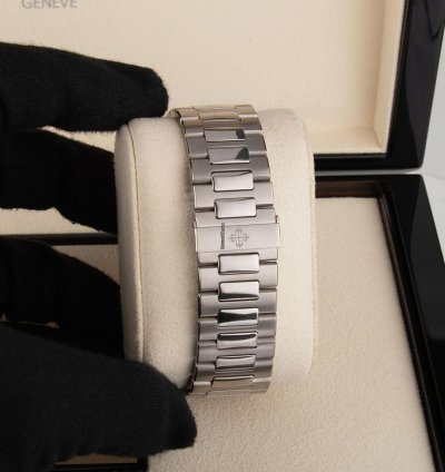 Patek Philippe Nautilus 5976 1g 18k White Gold 40th Anniversary Blue Diamond Dial 44 Mm