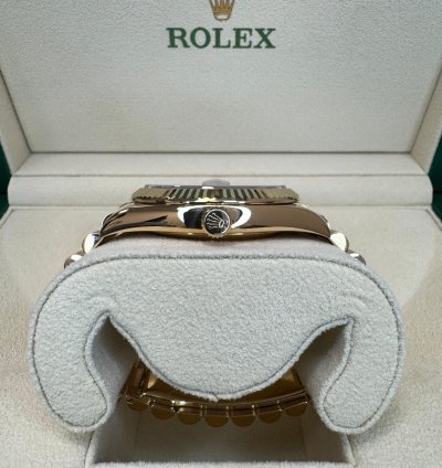 Rolex Day-date 40 Champagne Baguette Dial