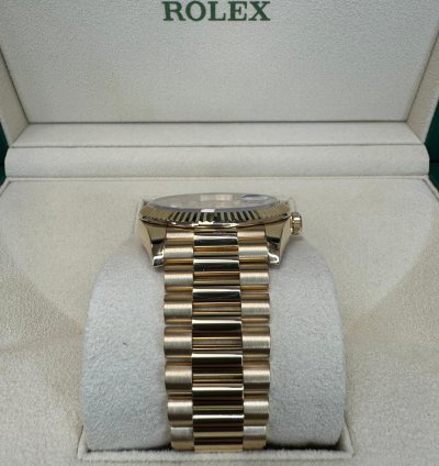Rolex Day-date 40 Champagne Baguette Dial