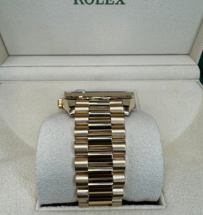 Rolex Day-date 40 Champagne Baguette Dial