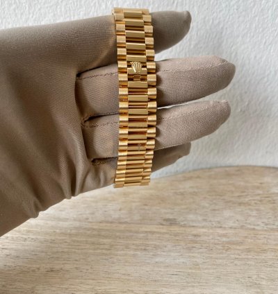 Rolex Day-date 40 Champagne Dial