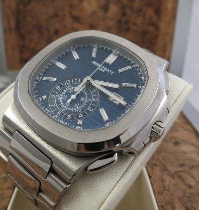 Patek Philippe Nautilus 5976 2017 Sehr Gut Full Set