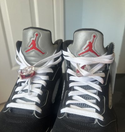 Air Jordan 5 Retro Black Metallic Size-11 Deadstock