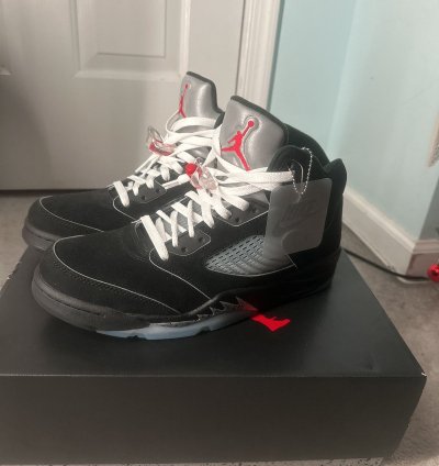 Air Jordan 5 Retro Black Metallic Size-11 Deadstock