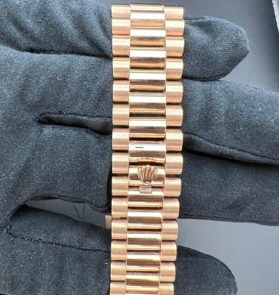 Rolex Day-date 40 Chocolate Baguette Dial Rose Gold