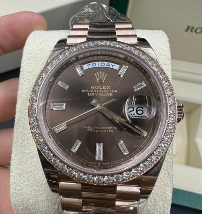 Rolex Day-date 40 Chocolate Diamond Bezel