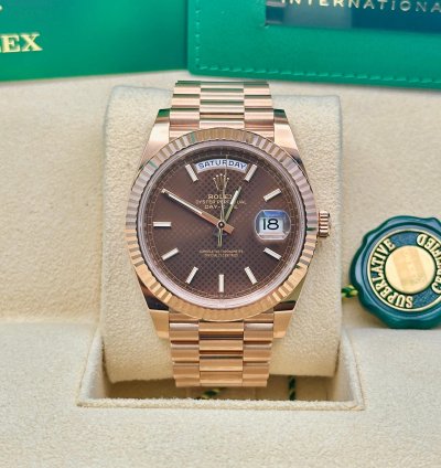 Rolex Day-date 40 Chocolate Motif Dial