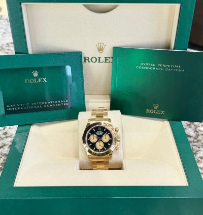 Rolex Daytona Cosmograph Daytona Yellow Gold Black Dial 2024