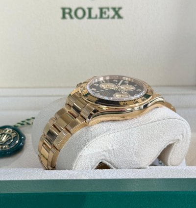 Rolex Daytona Cosmograph Daytona Yellow Gold Black Diamond Dial 2024