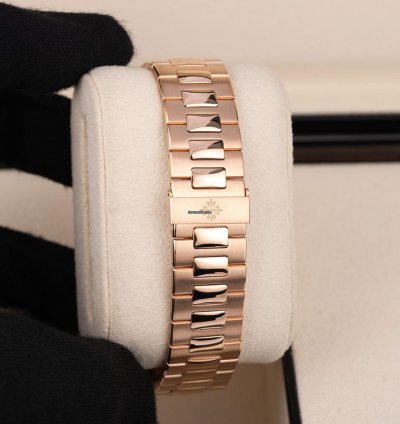 Patek Philippe Nautilus 5980 1r-001 18k Rose Gold Black Dial 40 Mm