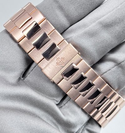 Patek Philippe Nautilus 5980 1r-001 Chronograph Date Rose Gold 2020