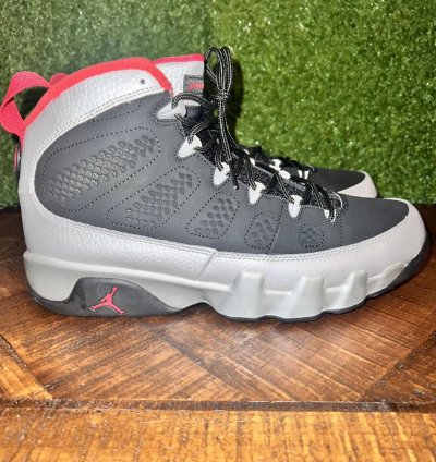 Air Jordan 9 Retro Johnny Kilroy