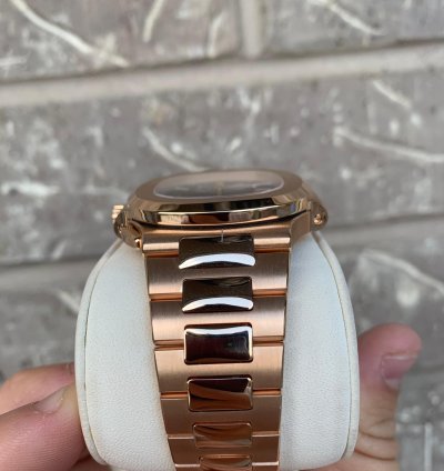 Patek Philippe Nautilus 5980 1r-001 Rose Gold Black Nautilus