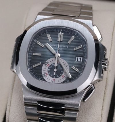 Patek Philippe Nautilus 5980 Complete Set Gradient Blue Dial Steel Bracelet 5980 1a-001 Steel