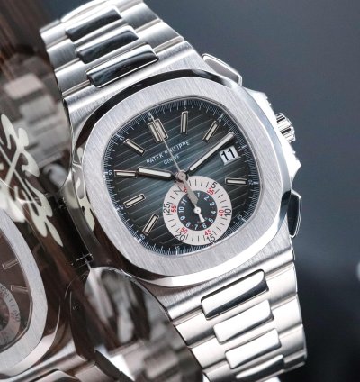 Patek Philippe Nautilus 5980 Complete Set Gradient Blue Dial Steel Bracelet 5980 1a-001 Steel