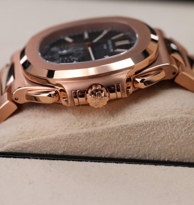 Patek Philippe Nautilus 5980-1r Discontinued 40mm Rose Gold Black Dial Full Set - Old Clasp