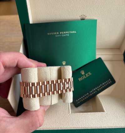 Rolex Day-date 40 Everose Gold Green Olive Dial 228235