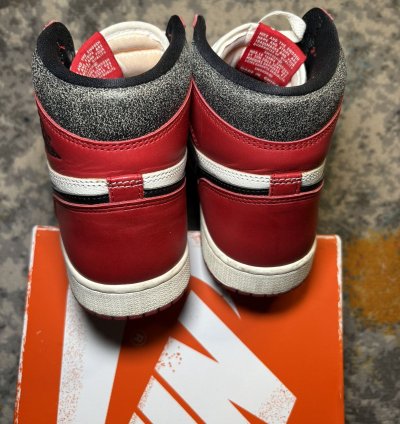 Air Jordan Retro 1 Lost And Found Size 9