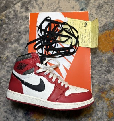 Air Jordan Retro 1 Lost And Found Size 9