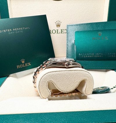 Rolex Day-date 40 Everose Sundust Baguette 12 2024 Neu Und Ungetragen Full Set