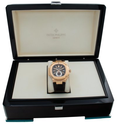 Patek Philippe Nautilus 5980r-001 18k Rose Gold 39mm Watch 5980r-001