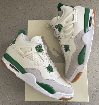 Air Jordan Retro 4 Sb Pine Green