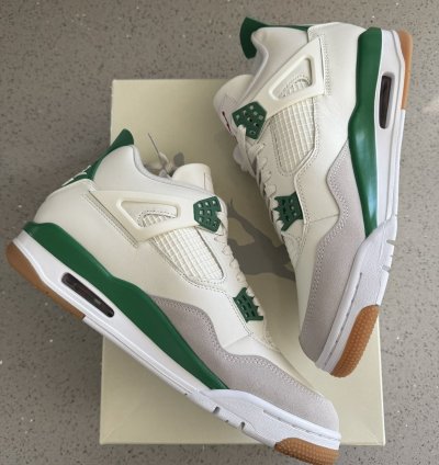 Air Jordan Retro 4 Sb Pine Green