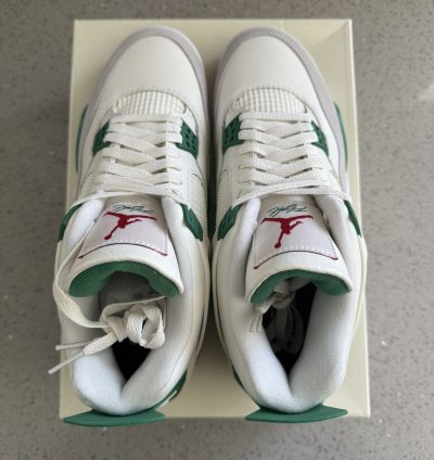 Air Jordan Retro 4 Sb Pine Green