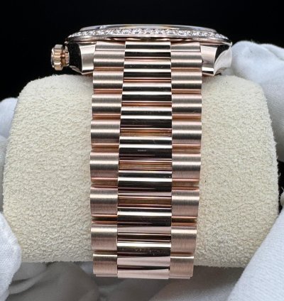 Rolex Day-date 40 Factory Diamond Bezel