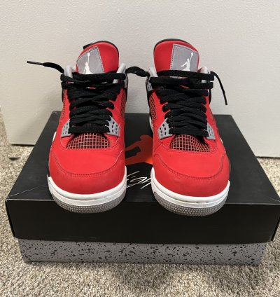 Air Jordan Retro 4 Toro Bravo