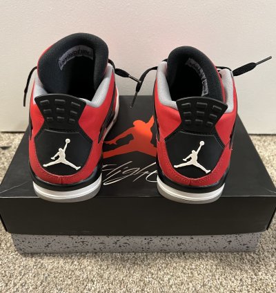 Air Jordan Retro 4 Toro Bravo