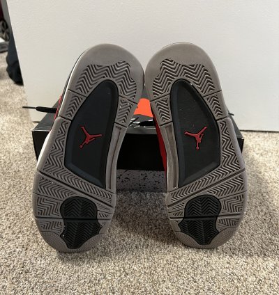 Air Jordan Retro 4 Toro Bravo