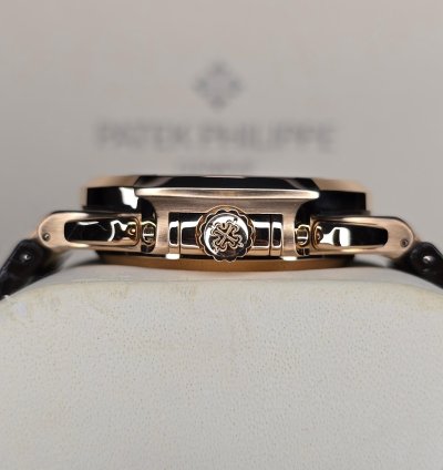 Patek Philippe Nautilus 5980r-001 Flyback Chrono Mint