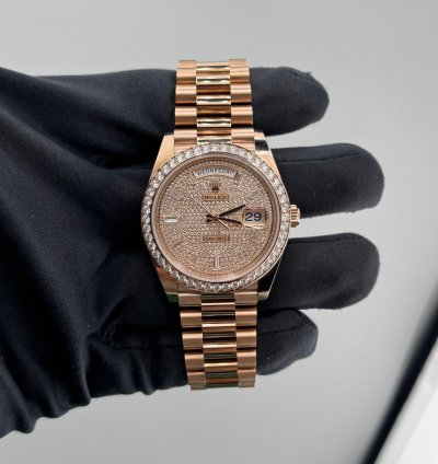 Rolex Day-date 40 Full Rose Gold Diamond-paved Dial Diamond Bezel