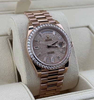 Rolex Day-date 40 Full Rose Gold Diamond-paved Dial Diamond Bezel