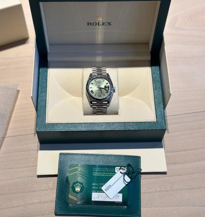 Rolex Day-date 40 Full Set box And Papers