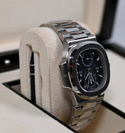 Patek Philippe Nautilus 5990 1a
