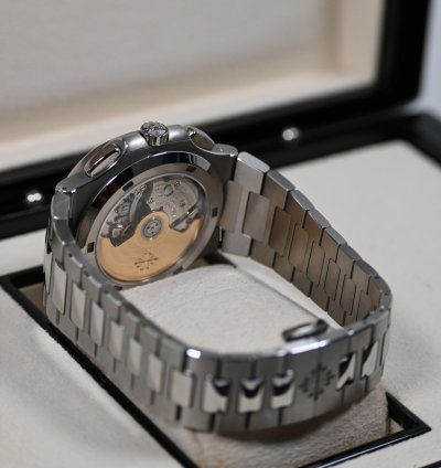 Patek Philippe Nautilus 5990 1a