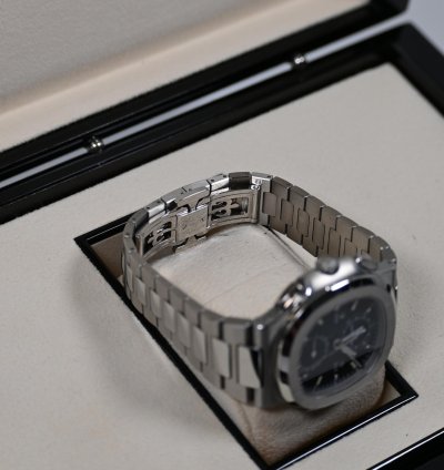 Patek Philippe Nautilus 5990 1a