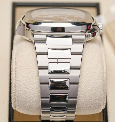 Patek Philippe Nautilus 5990 1a 2020 Grey