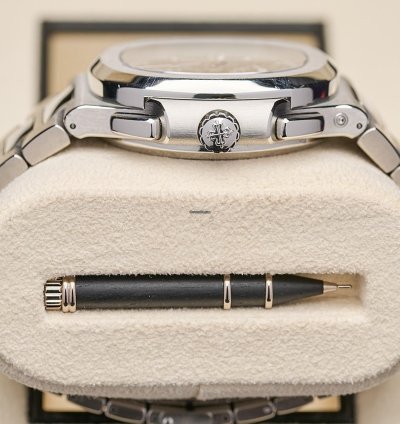 Patek Philippe Nautilus 5990 1a 2020 Grey