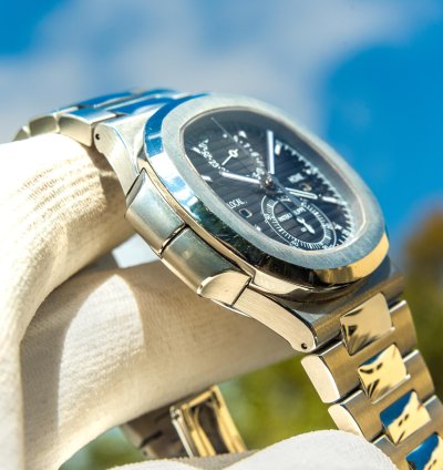 Patek Philippe Nautilus 5990 1a Grey Dial