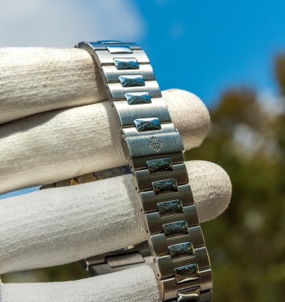 Patek Philippe Nautilus 5990 1a Grey Dial