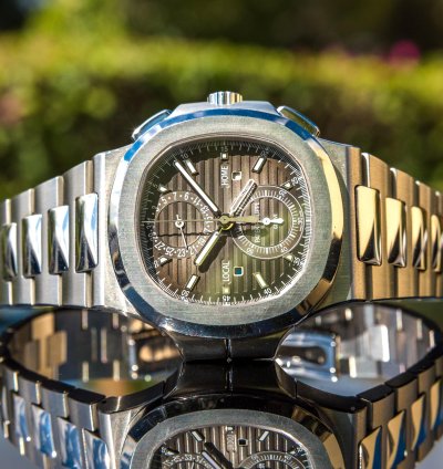 Patek Philippe Nautilus 5990 1a Grey Dial