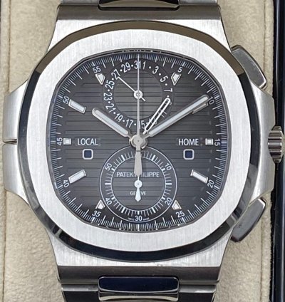 Patek Philippe Nautilus 5990 1a Mint