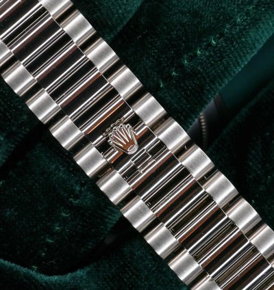 Rolex Day-date 40 Full Set Mint Day Date White Gold Meteorite Baguette 40mm 228239
