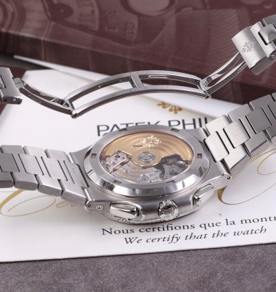 Patek Philippe Nautilus 5990 1a-001 - Full Set - Like New Condition - 2018