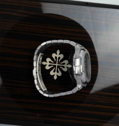 Patek Philippe Nautilus 5990 1a-001 2018