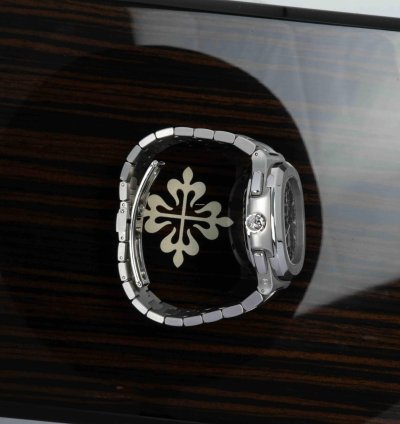 Patek Philippe Nautilus 5990 1a-001 2018